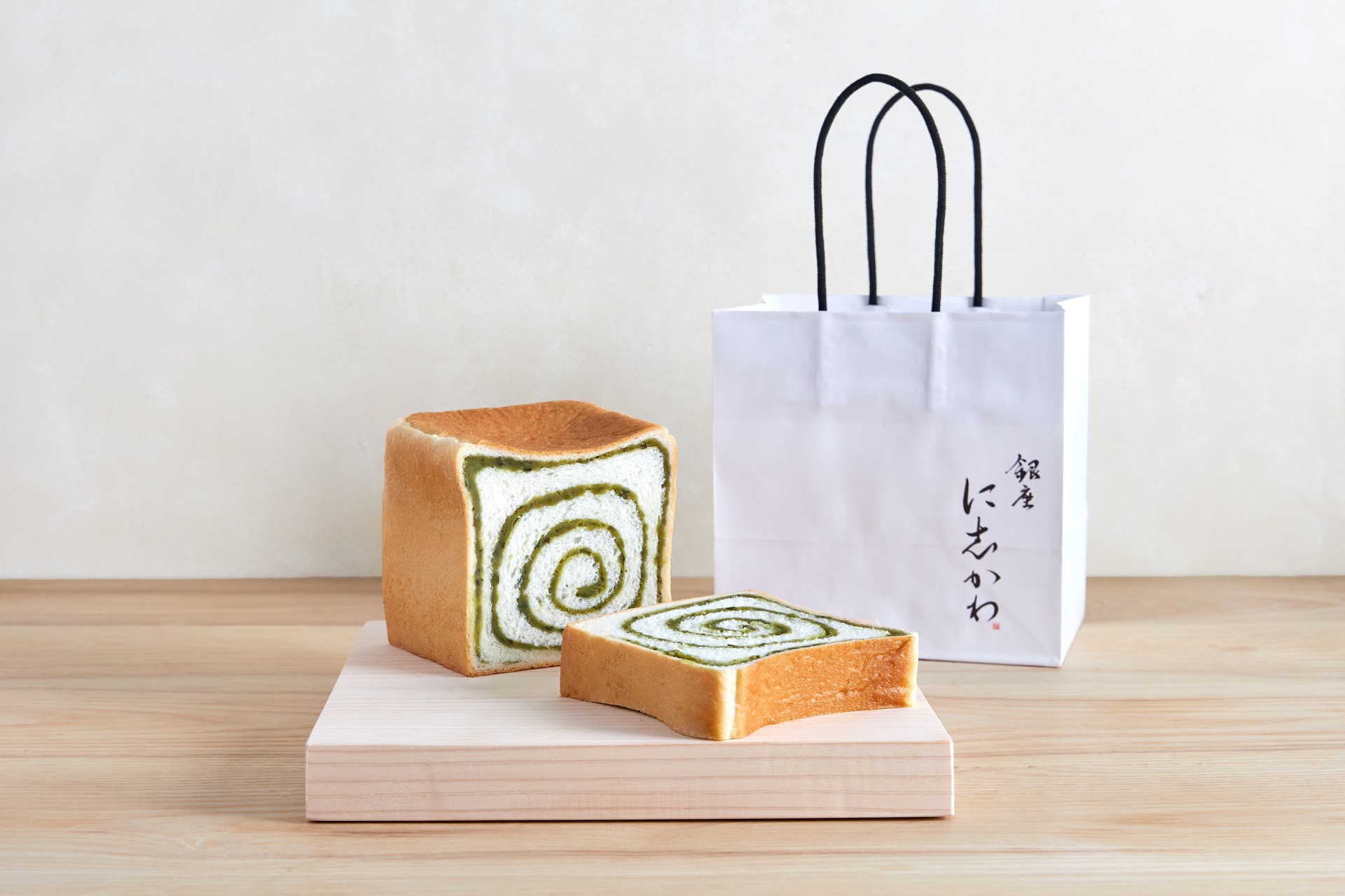 銀座に志かわ「月初め食パン」を発売